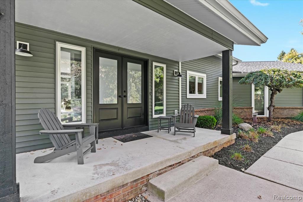 12002 Renfrew Court, Hartland, MI 48353 — Photo 9