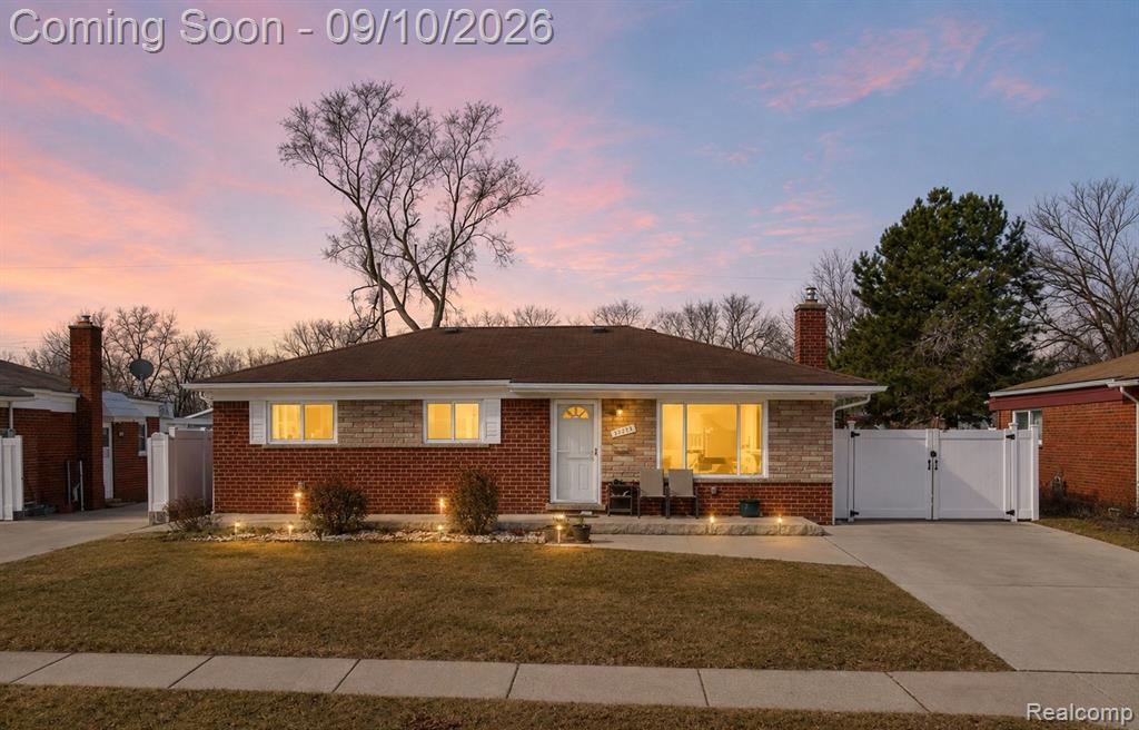 25565 Virginia Drive, Warren, MI 48091