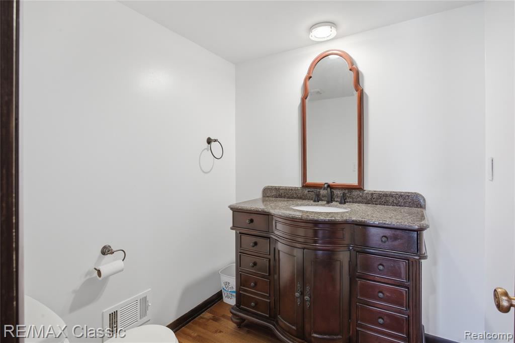 3961 Chablis Street, West Bloomfield, MI 48323 — Photo 15
