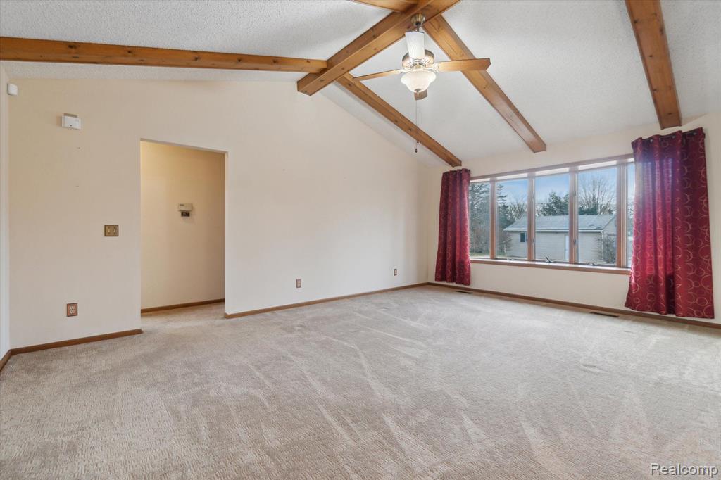 9400 ENGLISHMAN Drive, Fenton, MI 48430 — Photo 16