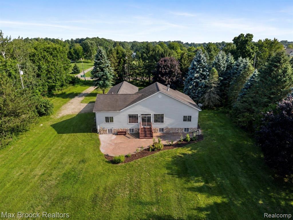 2165 Oakwood Road, Ortonville, MI 48462 — Photo 71