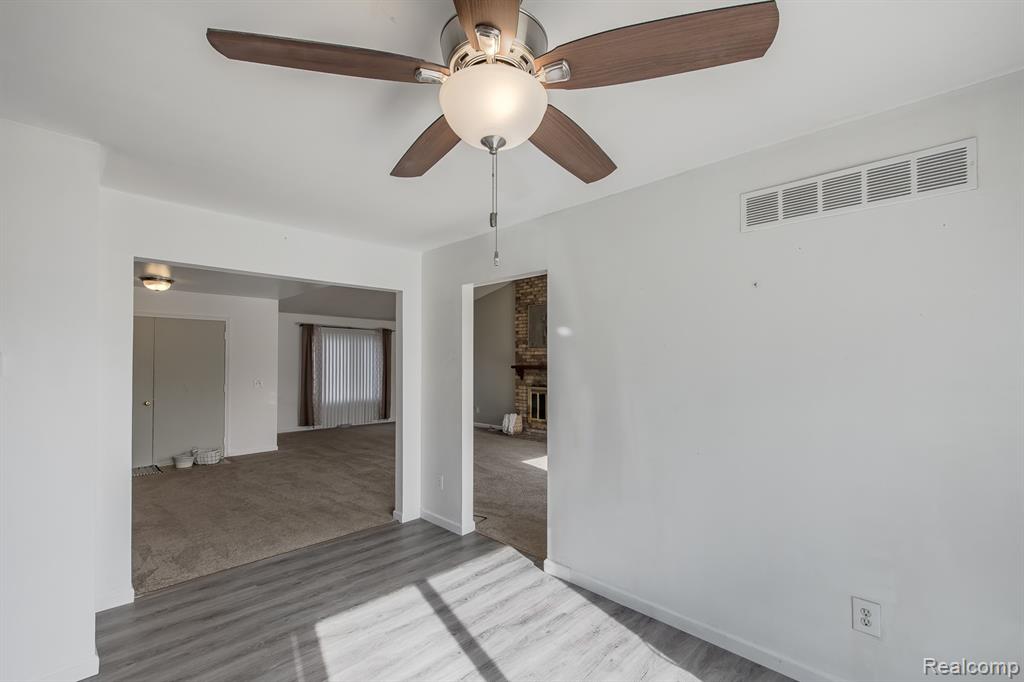 4851 Shoreline Boulevard, Waterford, MI 48329 — Photo 9