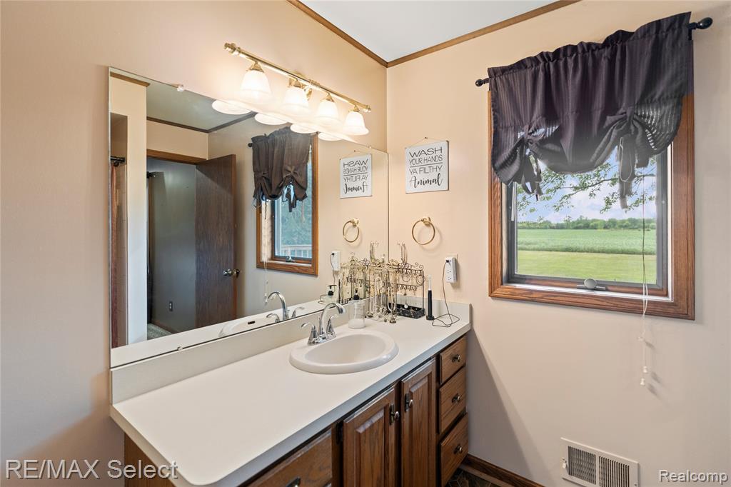5293 Lin Hill Drive, Swartz Creek, MI 48473 — Photo 28