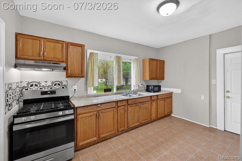 6881 Brace Street, Detroit, MI 48228 — Photo 11