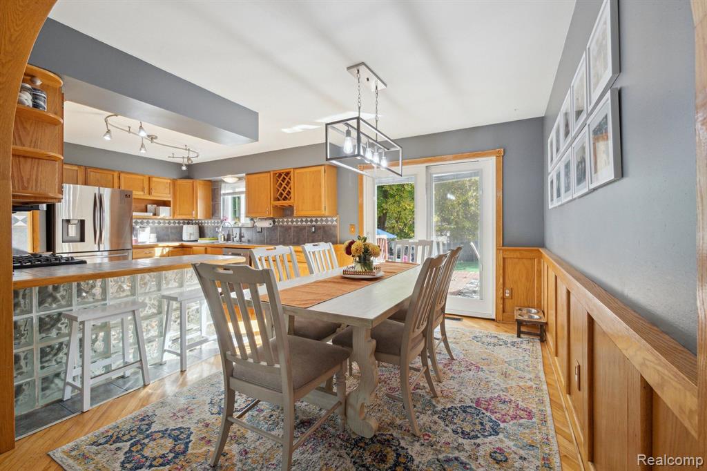 655 FERNDALE Avenue, Lake Orion, MI 48362 — Photo 8