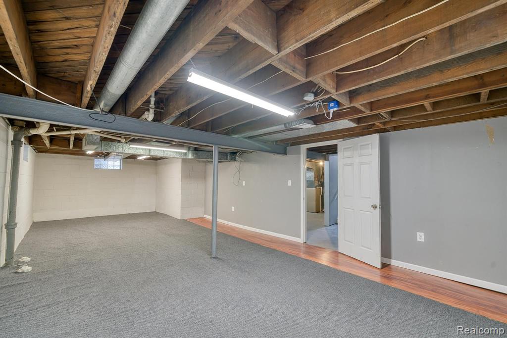 605 E EVELYN Avenue, Hazel Park, MI 48030 — Photo 21