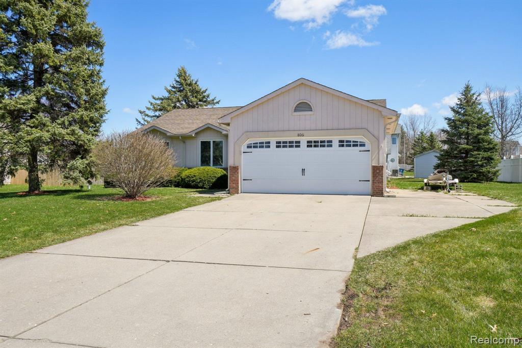 8061 ROSE Lane, Goodrich Vlg, MI — Photo 2