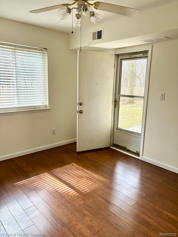 42499 PLYMOUTH HOLLOW Drive, 32, Plymouth, MI 48170 — Photo 18