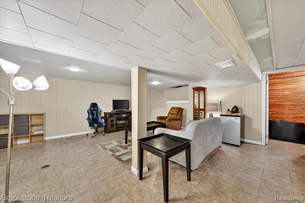 23784 Linne Street, Clinton Twp, MI 48035 — Photo 34