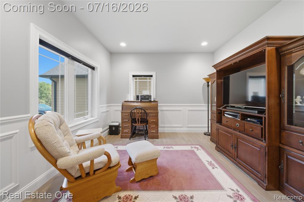 10641 Lone Oak Circle, Grand Blanc, MI 48439 — Photo 7