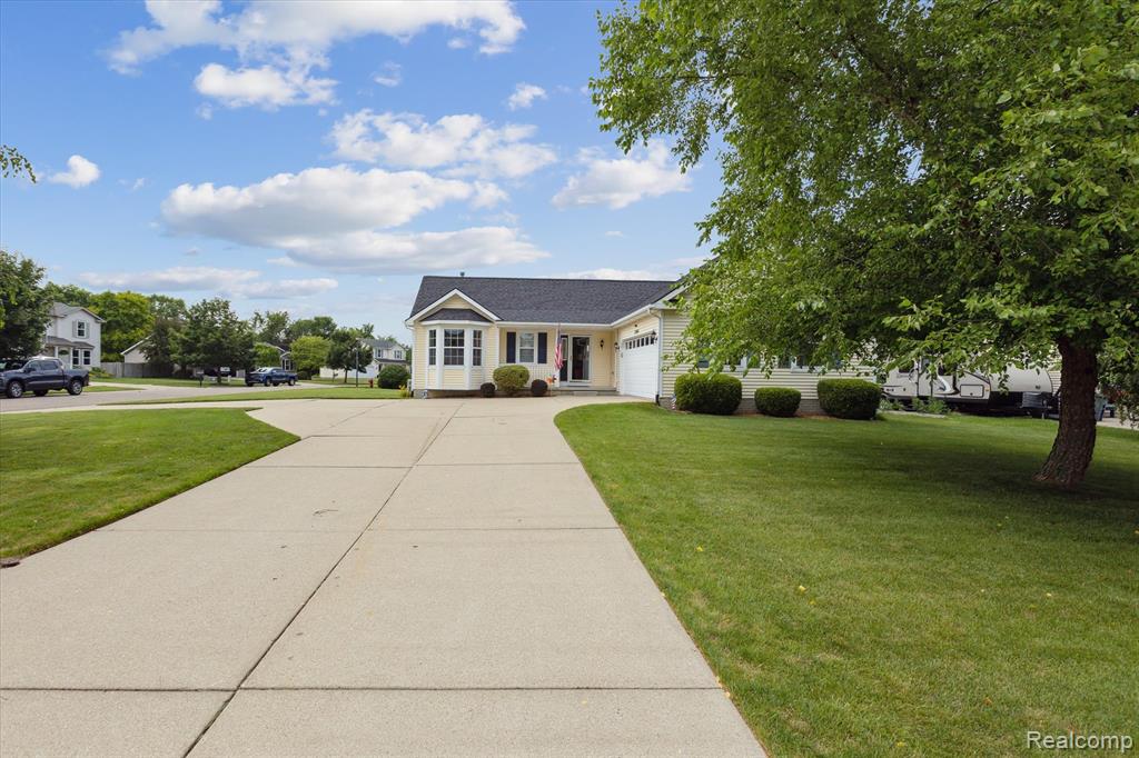 7206 Glen Oak Court, Grand Blanc, MI 48439 — Photo 4