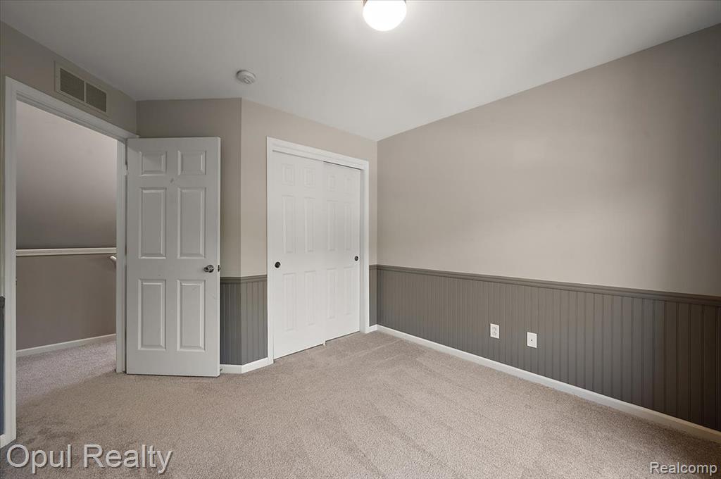 1978 Frances Way, Ypsilanti, MI 48198 — Photo 20