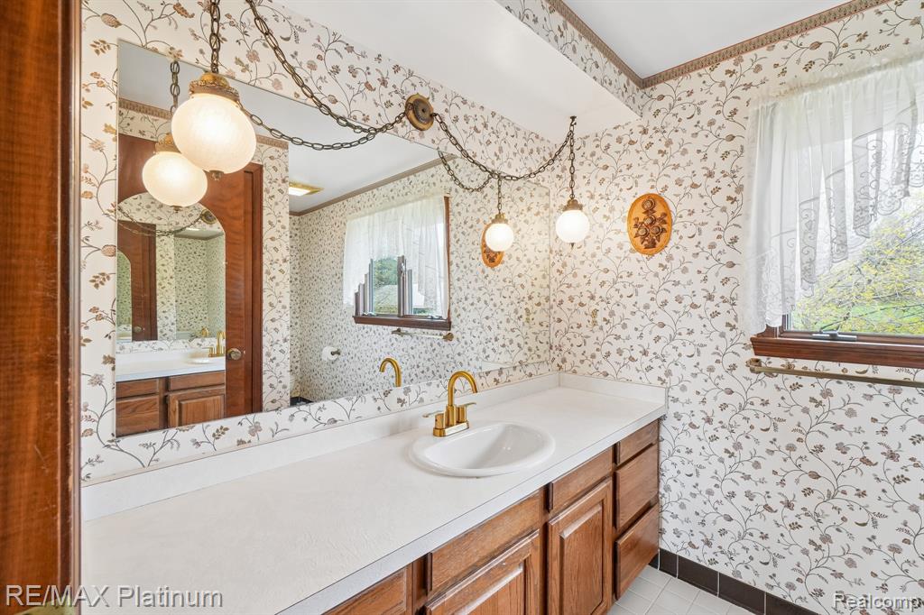 555 Crawford Farm Lane, Milford, MI 48380 — Photo 26