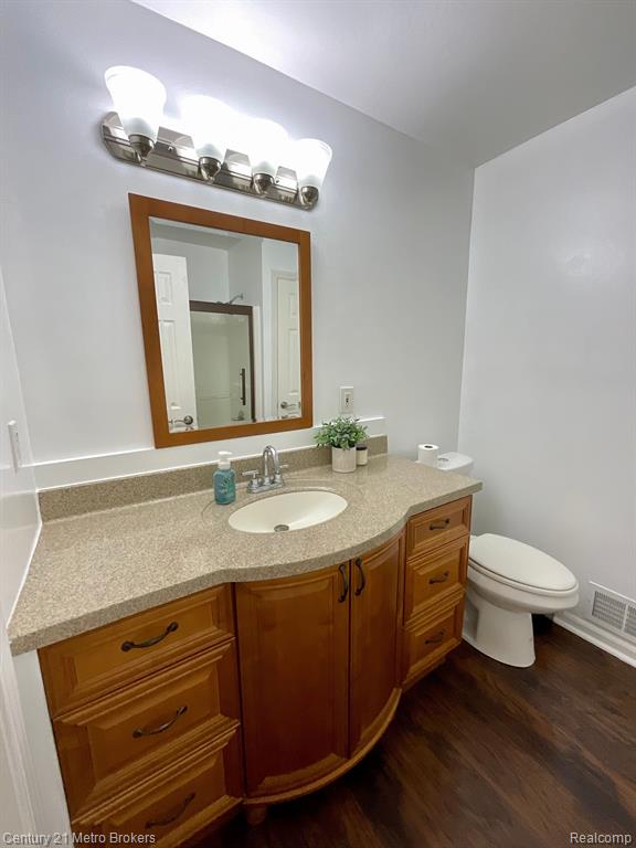 8228 CALKINS Road, Flint, MI 48532 — Photo 29