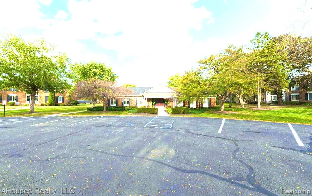 737 E Fox Hills Drive, 180, Bloomfield Hills, MI 48304 — Photo 24