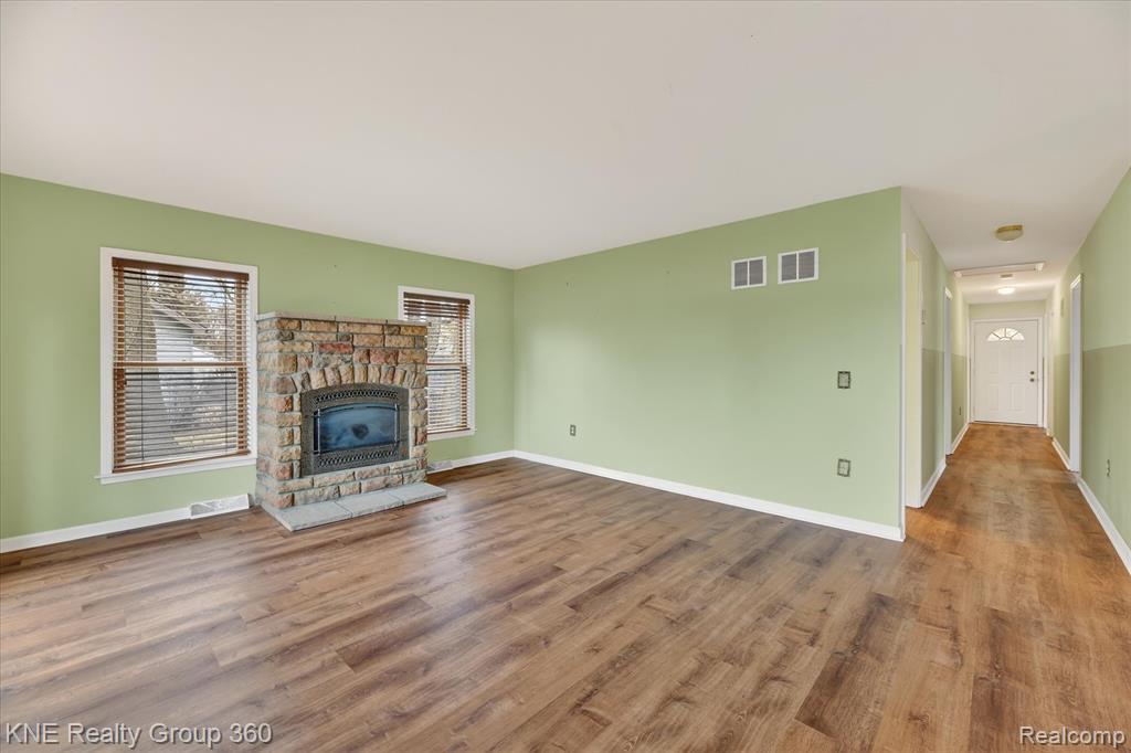 1525 Shoreline Drive, Hartland, MI 48353 — Photo 14
