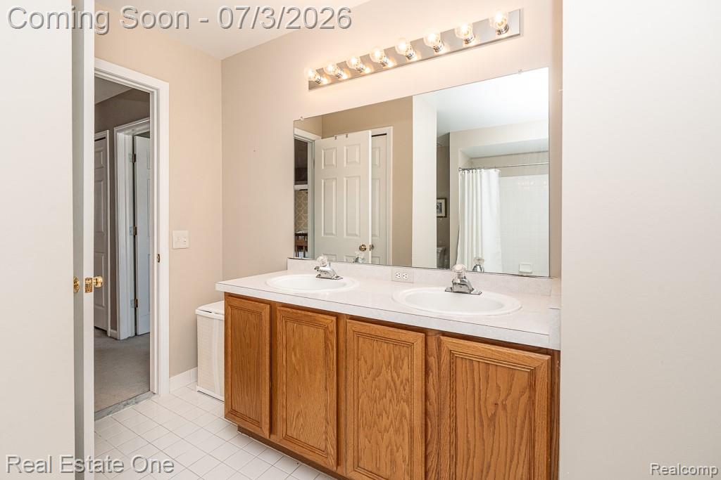 6489 Shoreline Drive, Troy, MI 48085 — Photo 32