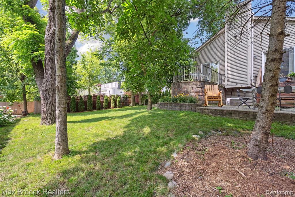 5745 Eastman Boulevard, West Bloomfield, MI 48323 — Photo 57