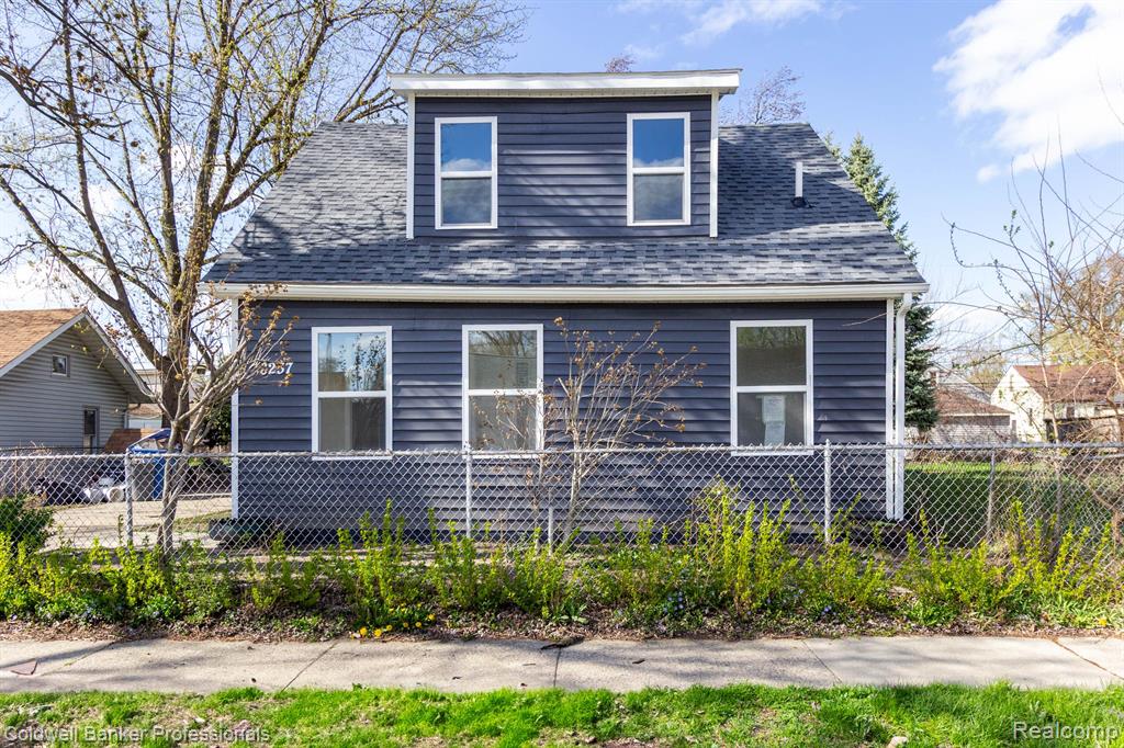 8237 PACKARD Avenue, Warren, MI 48089 — Photo 2
