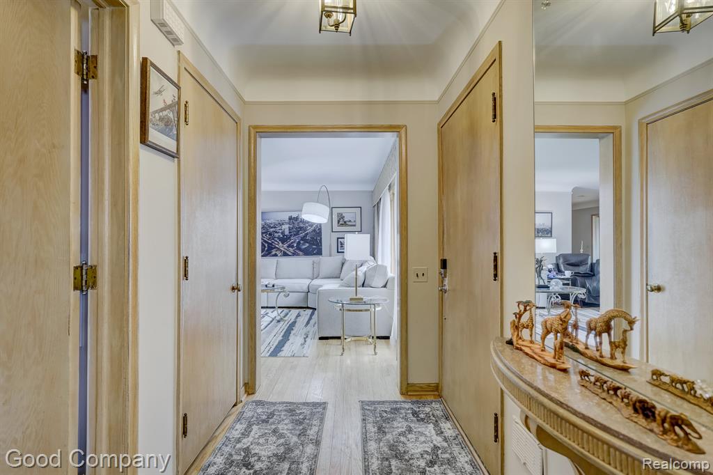 1557 Lochmoor Boulevard, Grosse Pointe Woods, MI 48236 — Photo 25