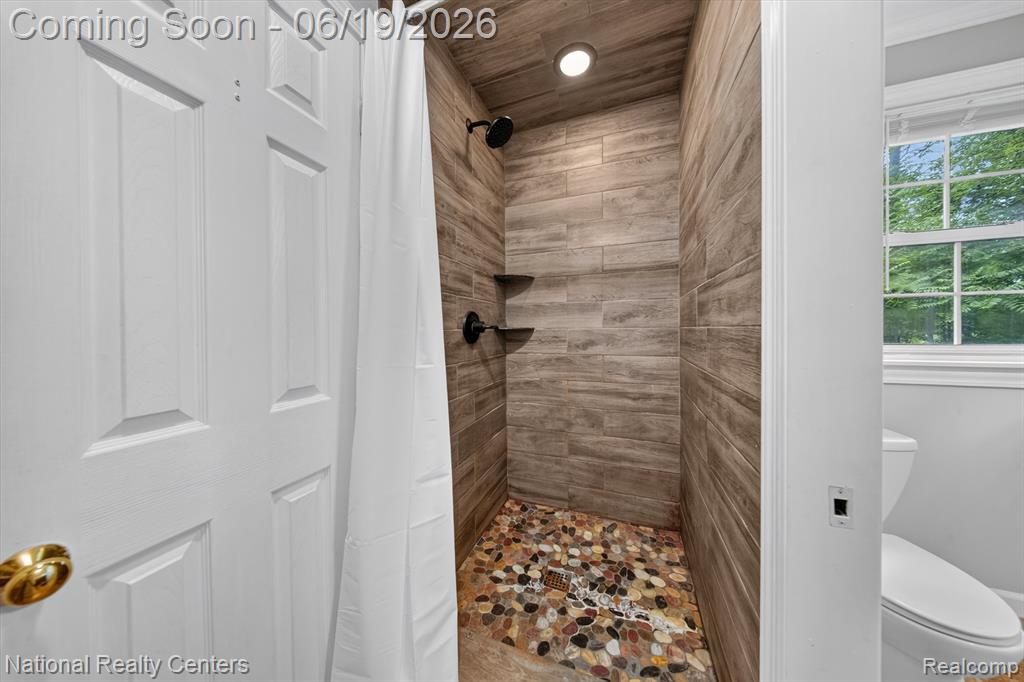 360 Woodland Drive, South Lyon, MI 48178 — Photo 55