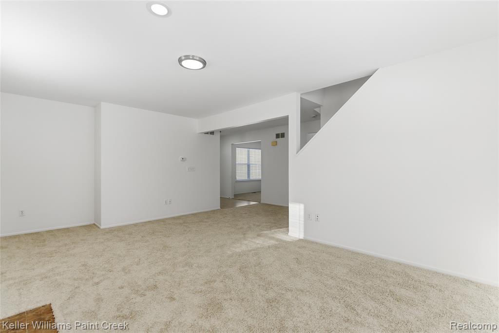 833 Huntclub Boulevard, Auburn Hills, MI 48326 — Photo 9