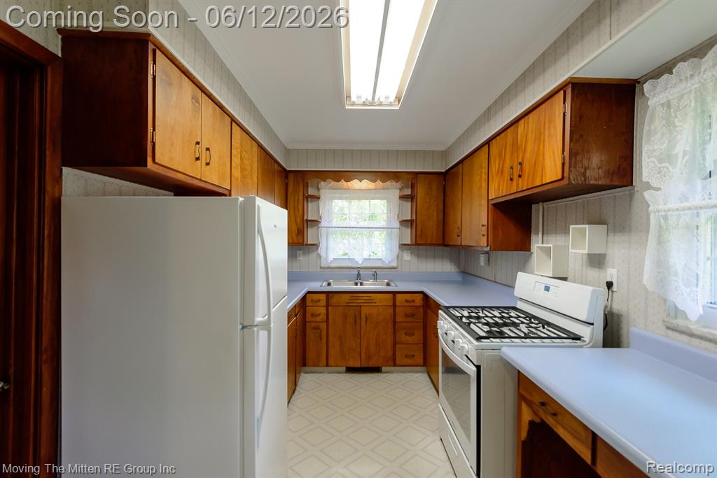 35382 Eldon Drive, Rockwood, MI — Photo 11
