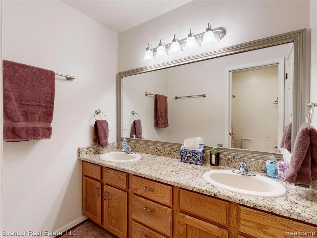 6350 Waldon Woods Drive, Clarkston, MI — Photo 47