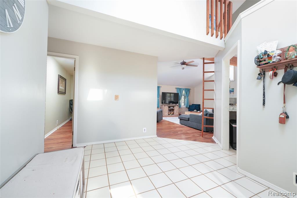 9820 Oakhurst Road, Holly, MI 48442 — Photo 3