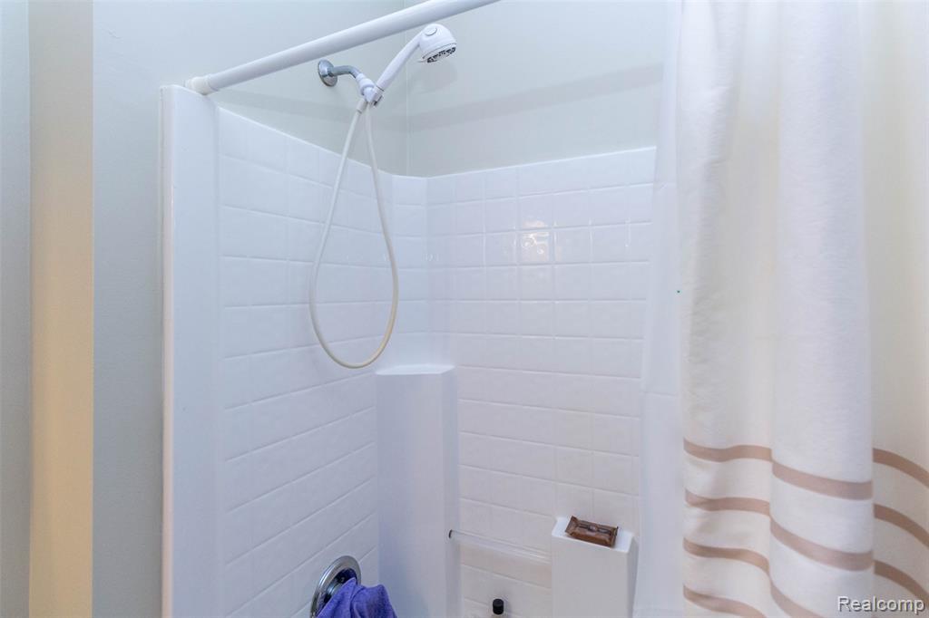 50413 Monroe Street, Canton, MI 48188 — Photo 32