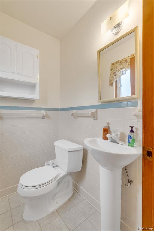 8331 Stanley Drive, Warren, MI 48093 — Photo 17