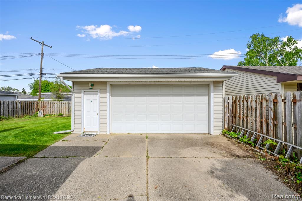 6842 Geronimo Street, Westland, MI — Photo 24