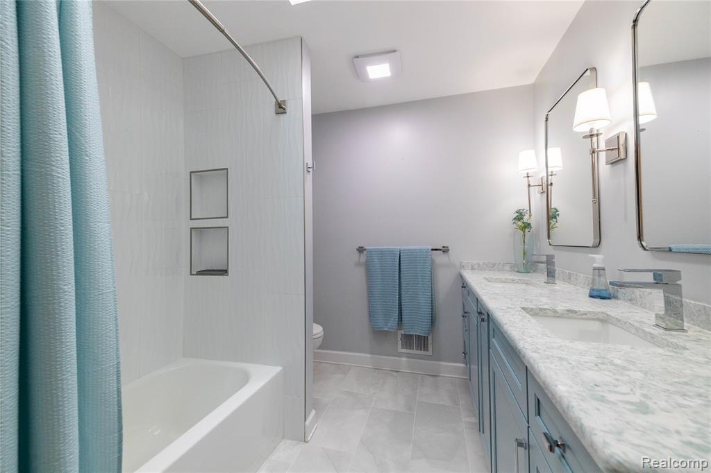 29462 East River Road, Grosse Ile, MI 48138 — Photo 45