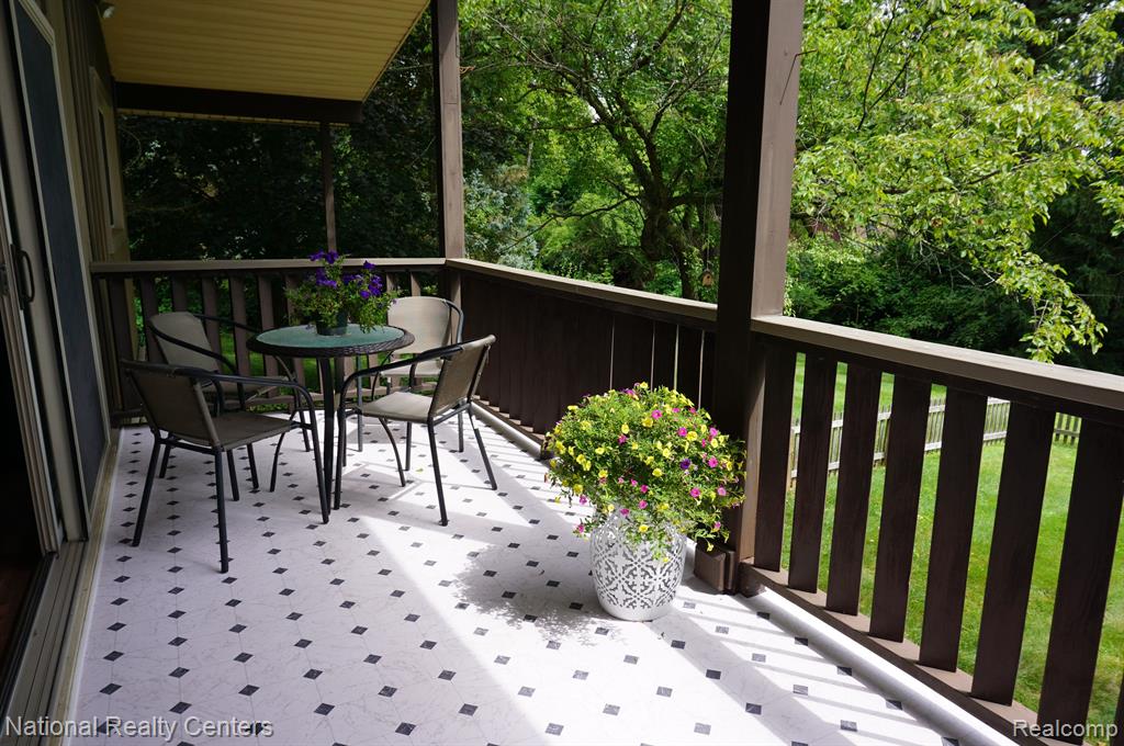 4858 GRANDVIEW Drive, Ypsilanti, MI 48197 — Photo 9