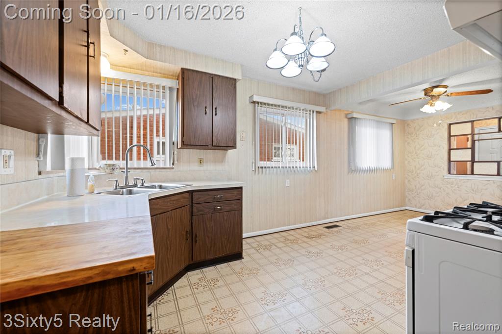 8131 Banner Street, Taylor, MI 48180 — Photo 11