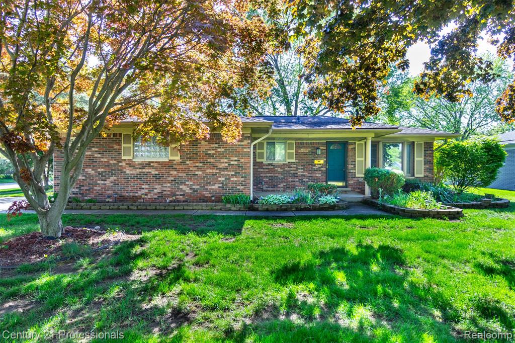 5190 Babbit Drive, Troy, MI 48085 — front exterior