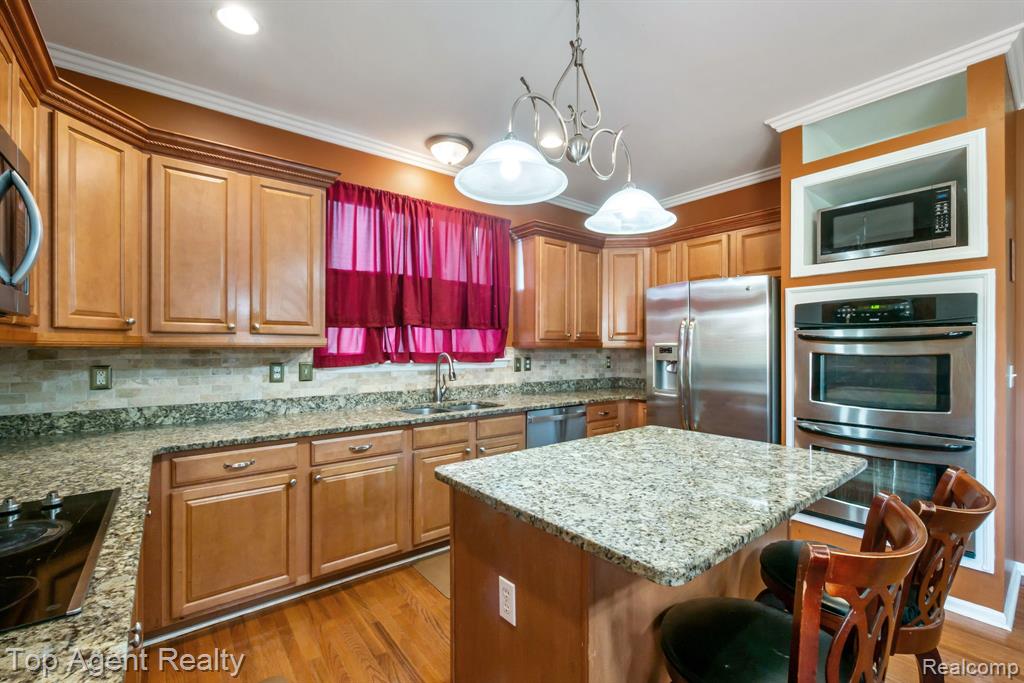 48869 Woodson Way, Canton, MI 48187 — Photo 5