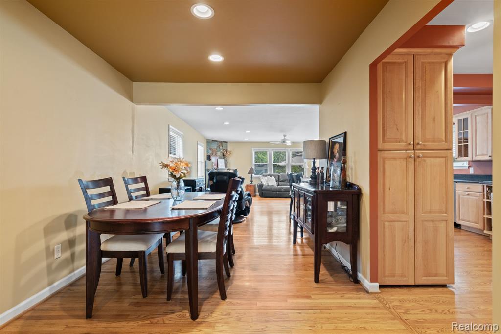 10065 Hart Avenue, Huntington Woods, MI — Photo 20