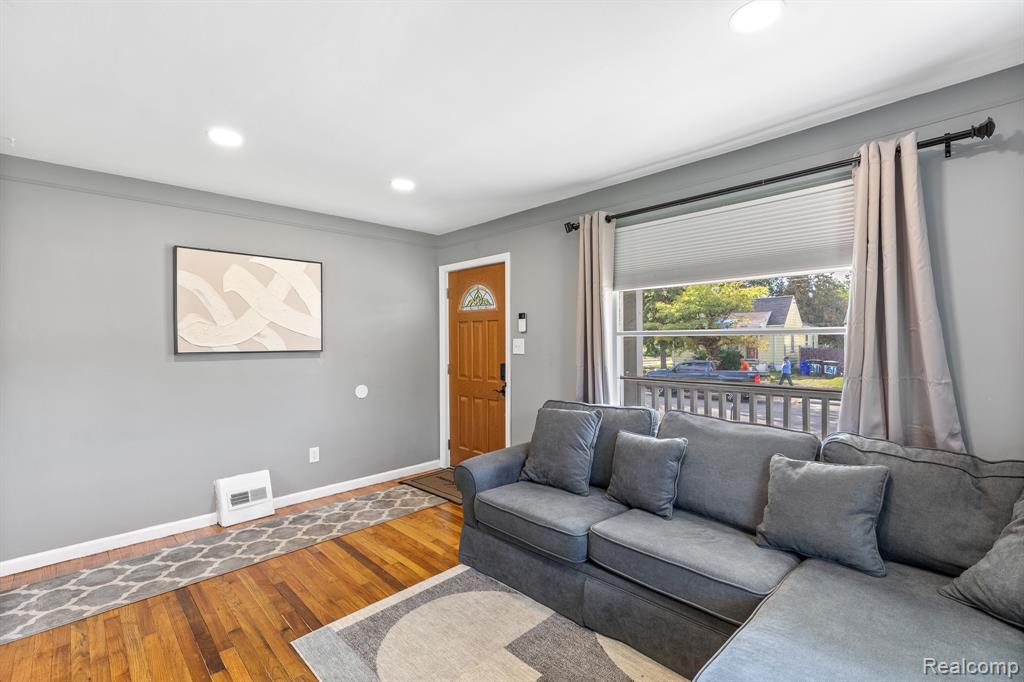 8610 Auburn Street, Detroit, MI 48228 — Photo 5