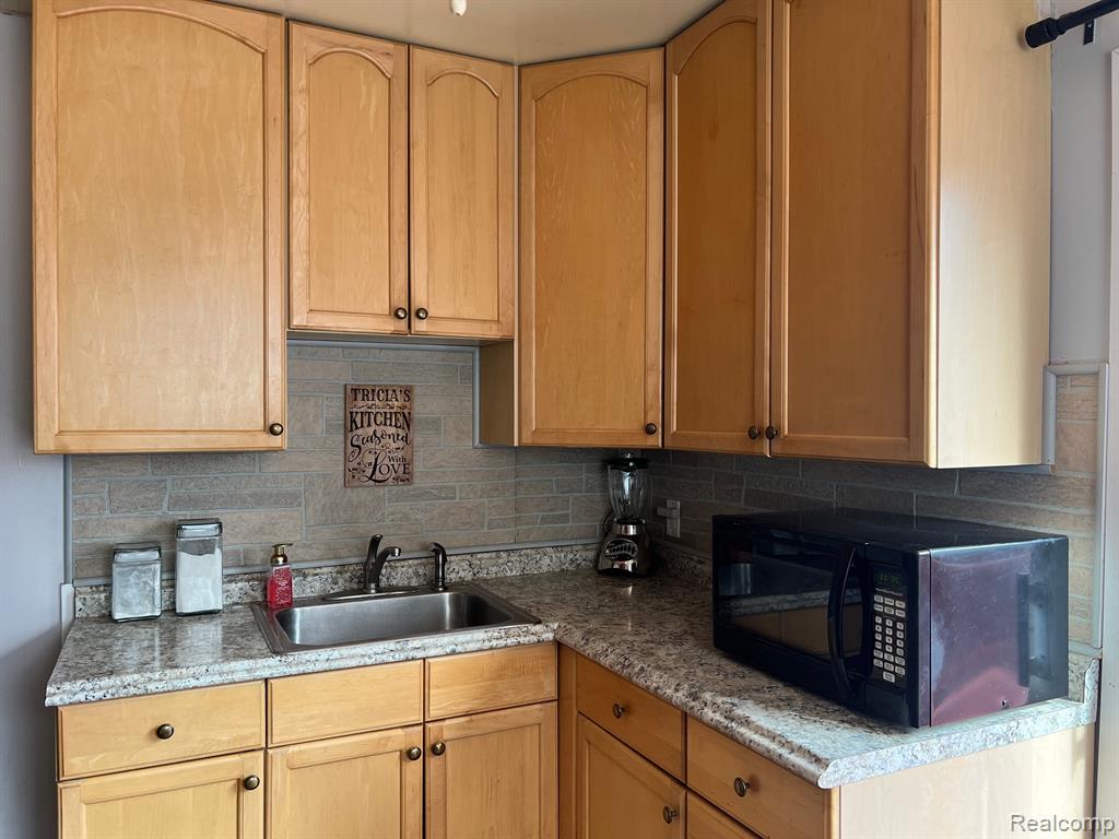 4655 MILDRED Street, Wayne, MI 48184 — Photo 5