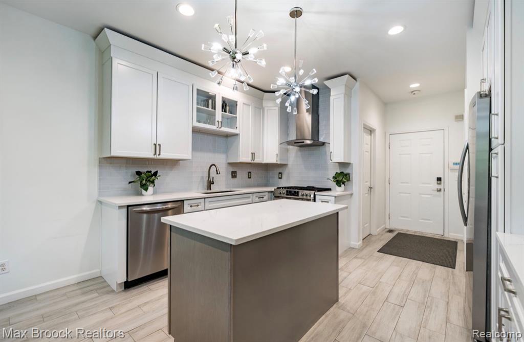 4344 Gateway Circle, West Bloomfield, MI — Photo 11