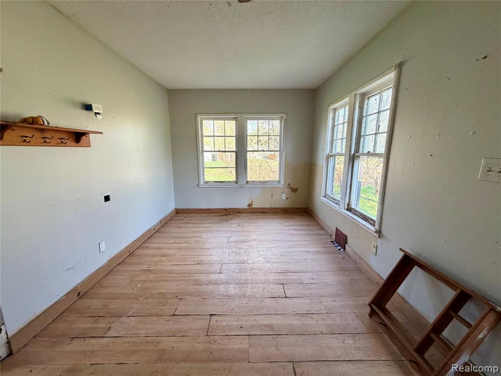 3233 W Home Avenue, Flint, MI 48504 — Photo 7