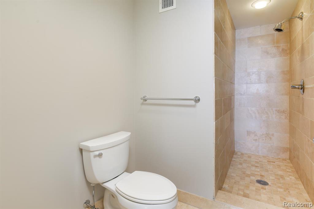 525 W Lafayette Boulevard, Detroit, MI 48226 — Photo 22