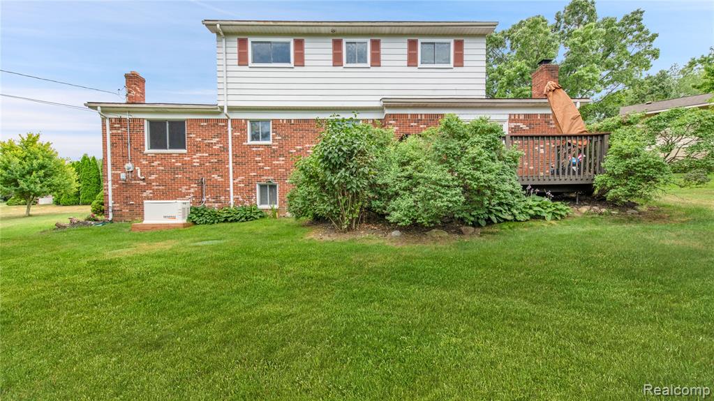 165 Lisa Court, White Lake, MI — Photo 32