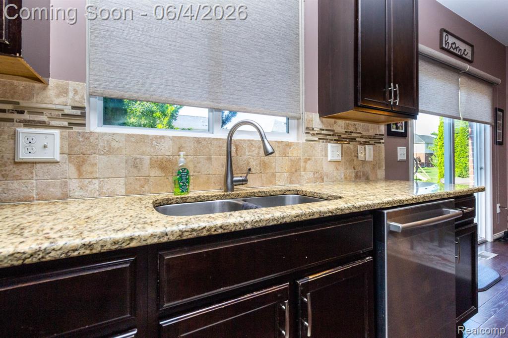 2110 Mayflower, Troy, MI 48085 — Photo 13