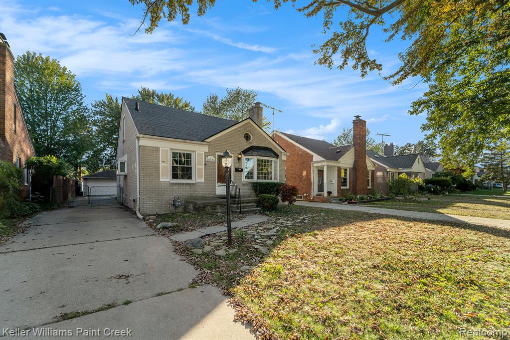 20926 Lennon Street, Harper Woods, MI 48225 — Photo 4