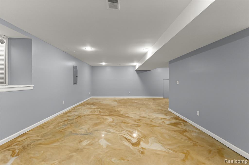 10913 Edlie Circle, Dearborn Heights, MI 48214 — Photo 31