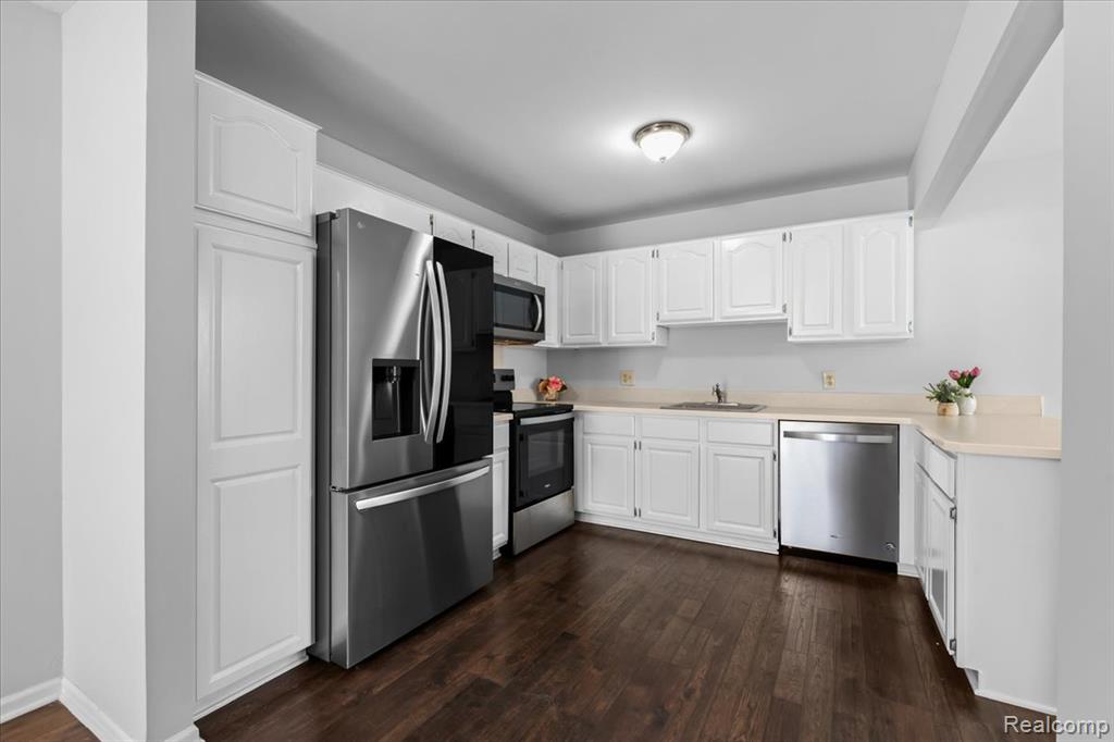 21106 W Glen Haven Circle, Novi, MI 48167 — Photo 10
