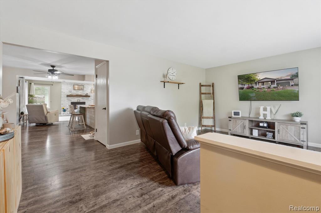 7031 Cleon Drive, Swartz Creek, MI 48473 — Photo 5
