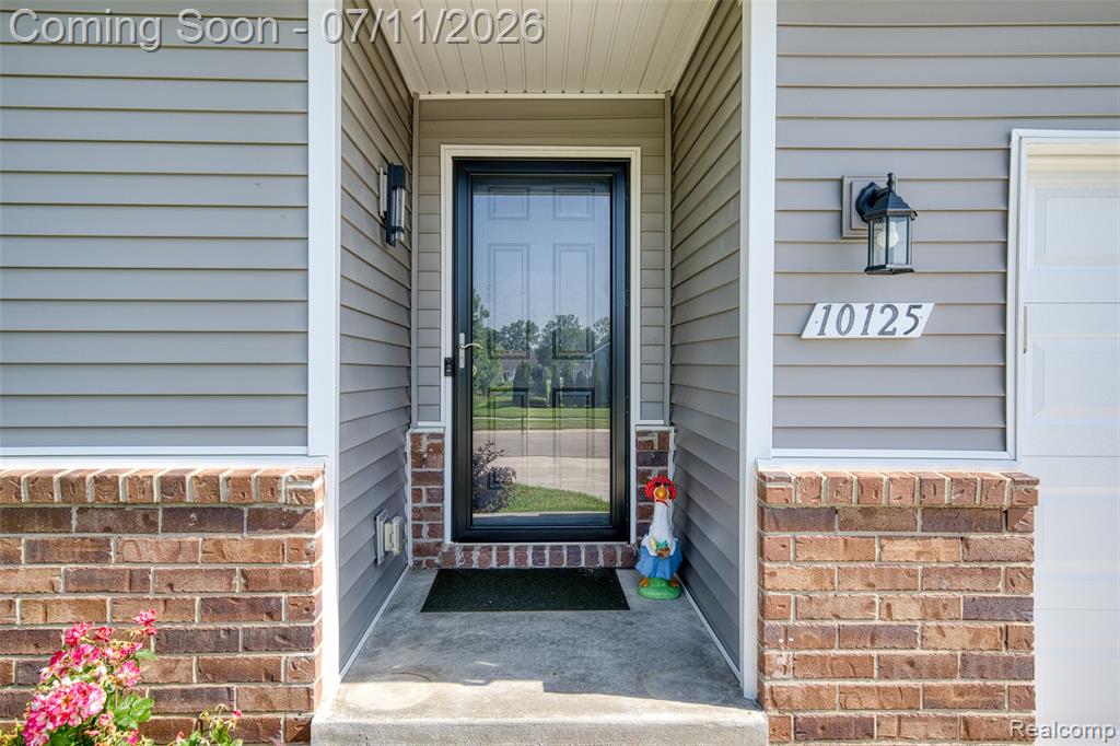 10125 Swan Lake Circle, Ypsilanti, MI 48197 — Photo 8